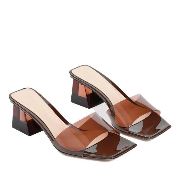 Gianvito Rossi Sandalen & Sandaletten - Cosmic Patent Brown Leather Mules - Gr. 37,5 (EU) - in Braun - für Damen