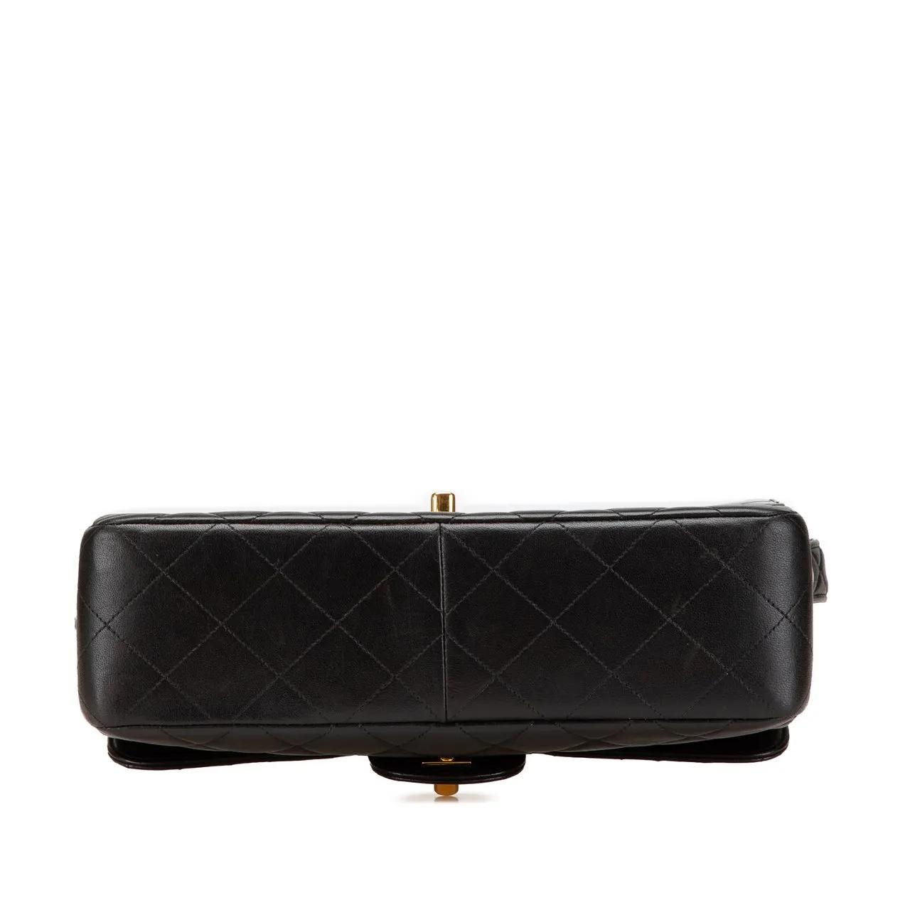 Thumbnail - Chanel Crossbody Bags - 1994-1996 Quilted Lambskin Double Sided Flap - Gr. unisize - in Schwarz - für Damen