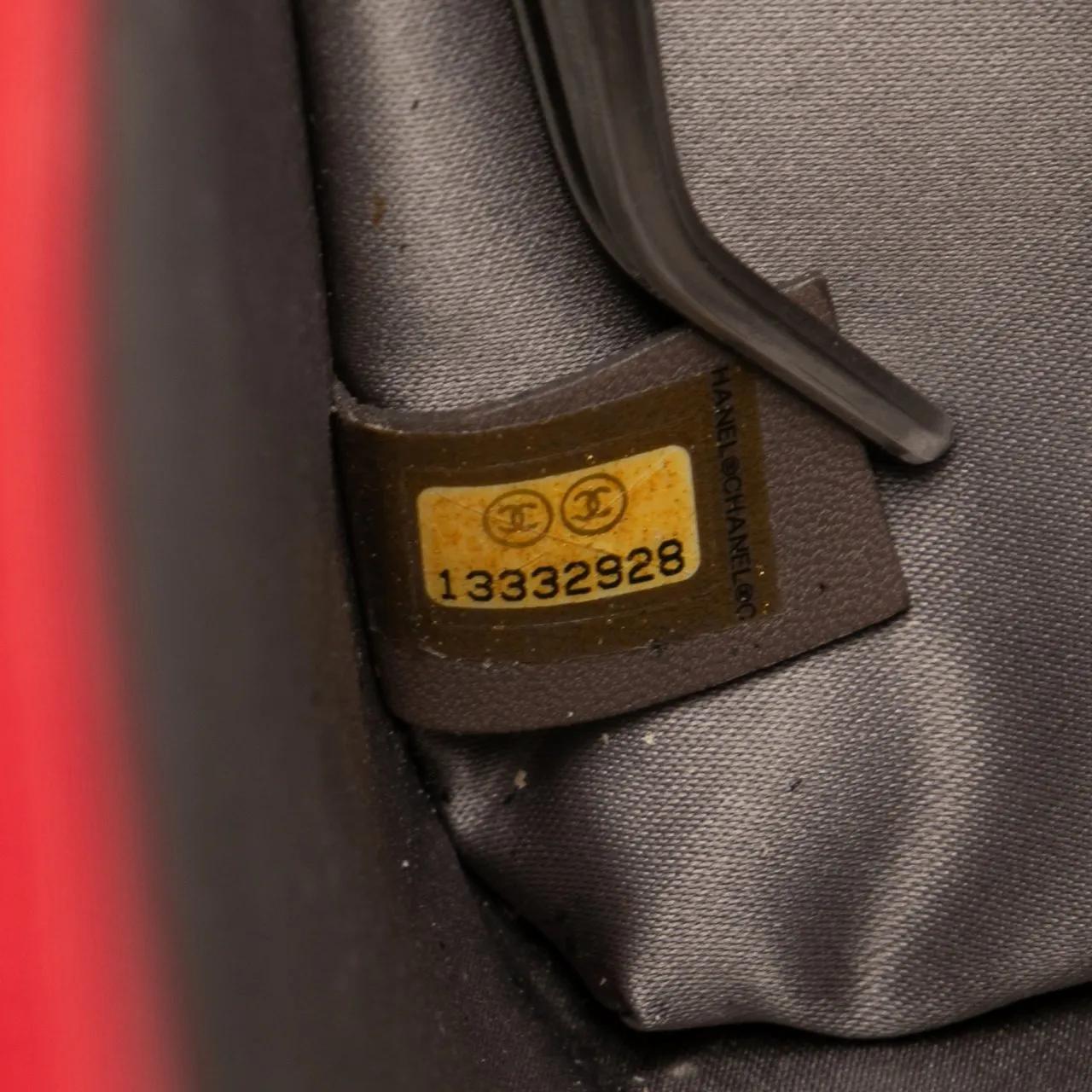 Thumbnail - Chanel Hobo Bags - Patent Calfskin Lucky Symbols Pochette - Gr. unisize - in Rot - für Damen