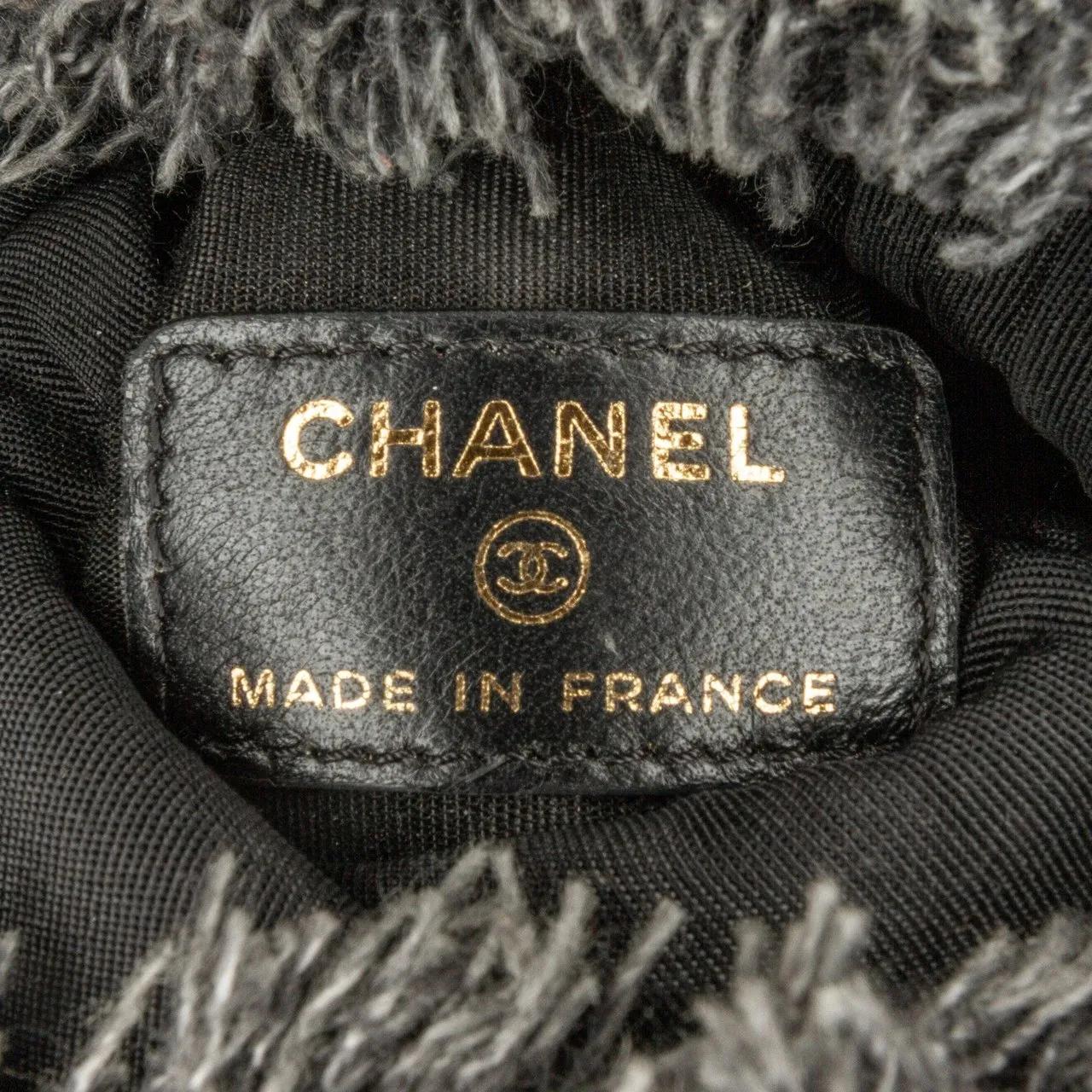 Chanel Hobo bags 2021 Mini Denim Mood Bucket with Chain in grijs