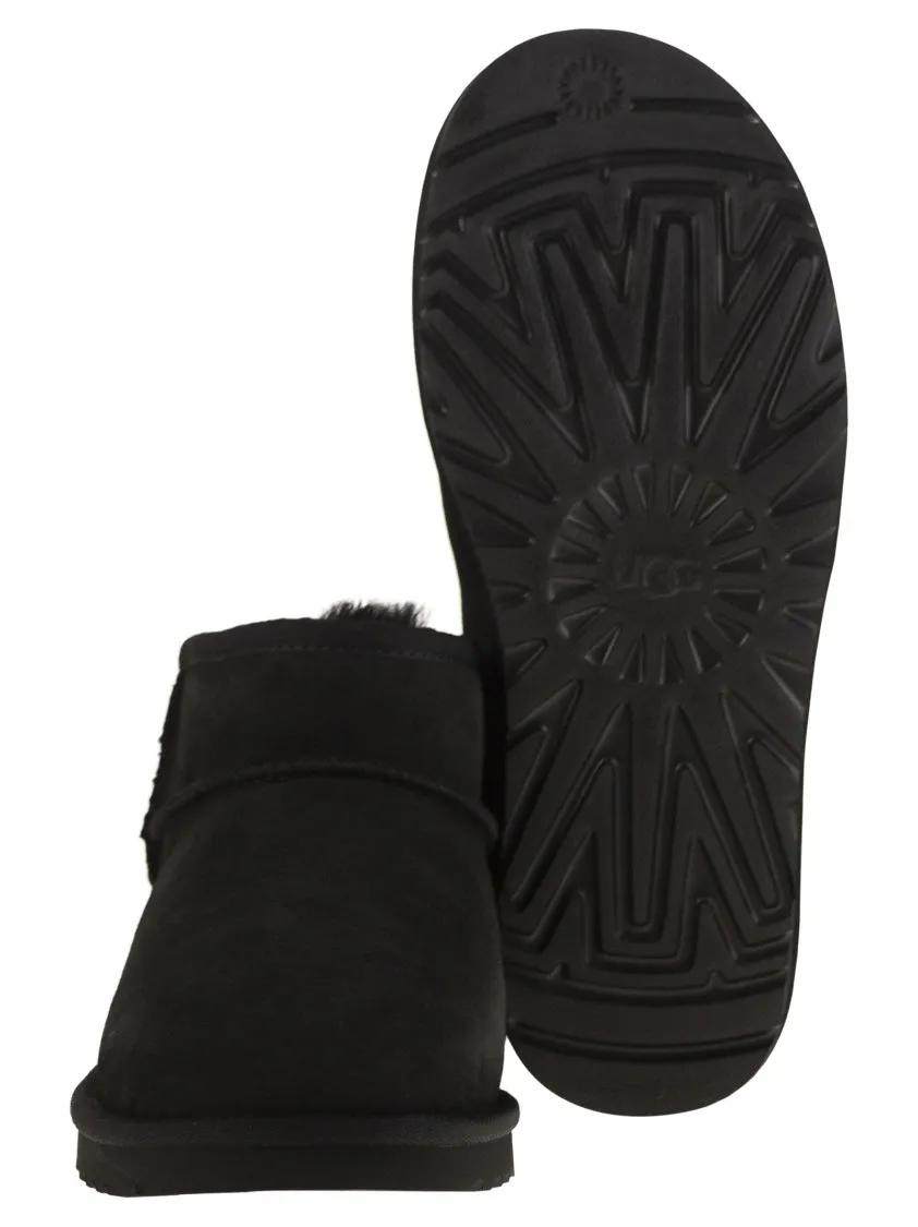 Thumbnail - UGG Stiefel - Classic Ultra Mini - Sheepskin Boot - Gr. 9 - in Schwarz - für Damen