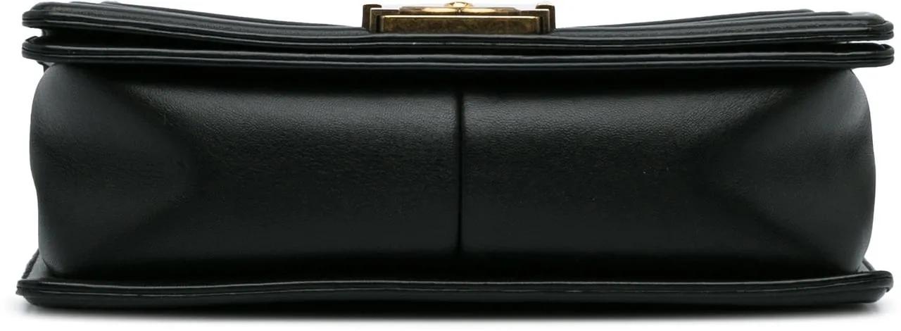 Thumbnail - Chanel Hobo Bags - Crest-Embellished Medium Boy Bag - Gr. unisize - in Weiß - für Damen