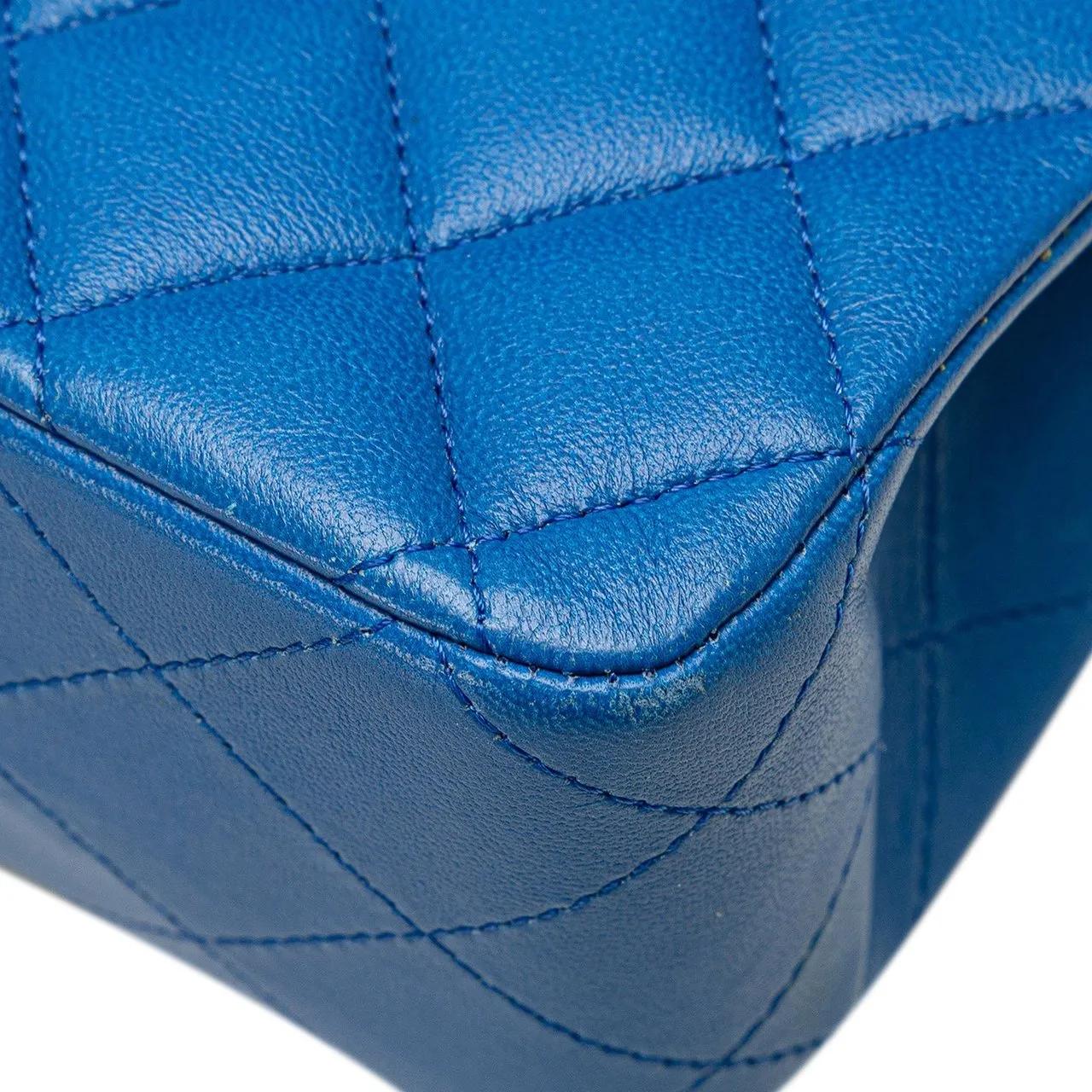 Chanel Hobo bags 2015-2016 Medium Classic Lambskin Double Flap in blauw