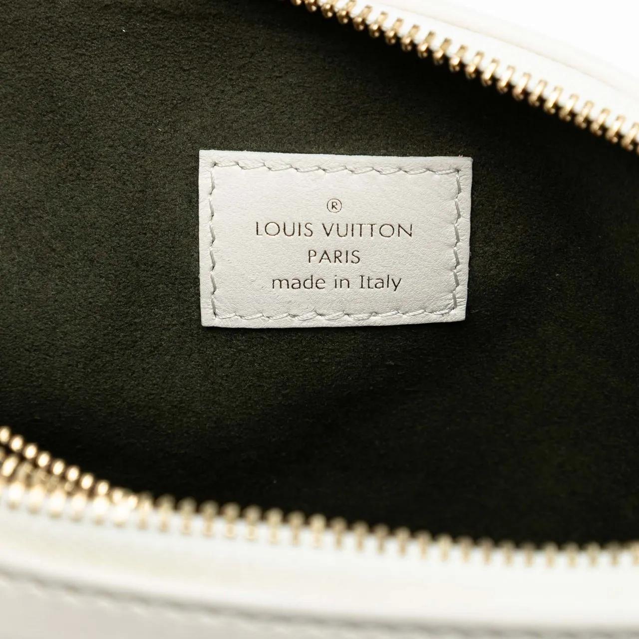 Thumbnail - Louis Vuitton Hobo Bags - Monogram Embossed Puffy Lambskin Coussin PM - Gr. unisize - in Weiß - für Damen