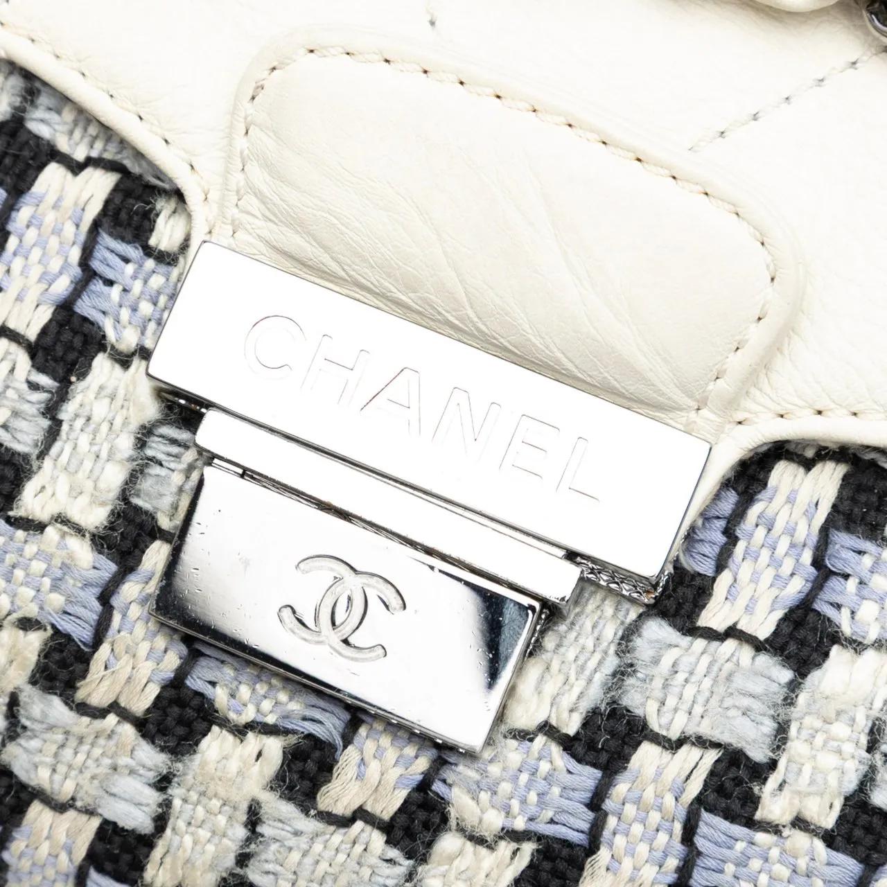 Thumbnail - Chanel Hobo Bags - Tweed and Calfskin Woven Single Flap - Gr. unisize - in Schwarz - für Damen