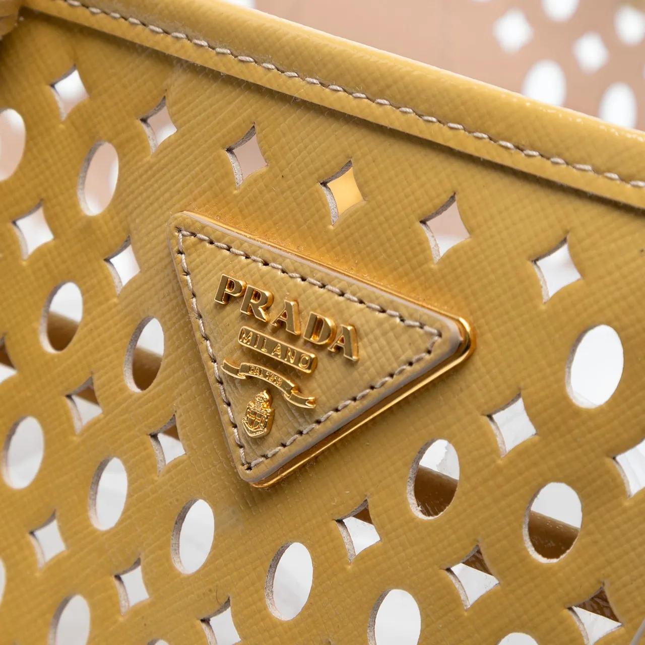 Thumbnail - Prada Shopper - Saffiano Vernice Fori Perforated Tote - Gr. unisize - in Gelb - für Damen