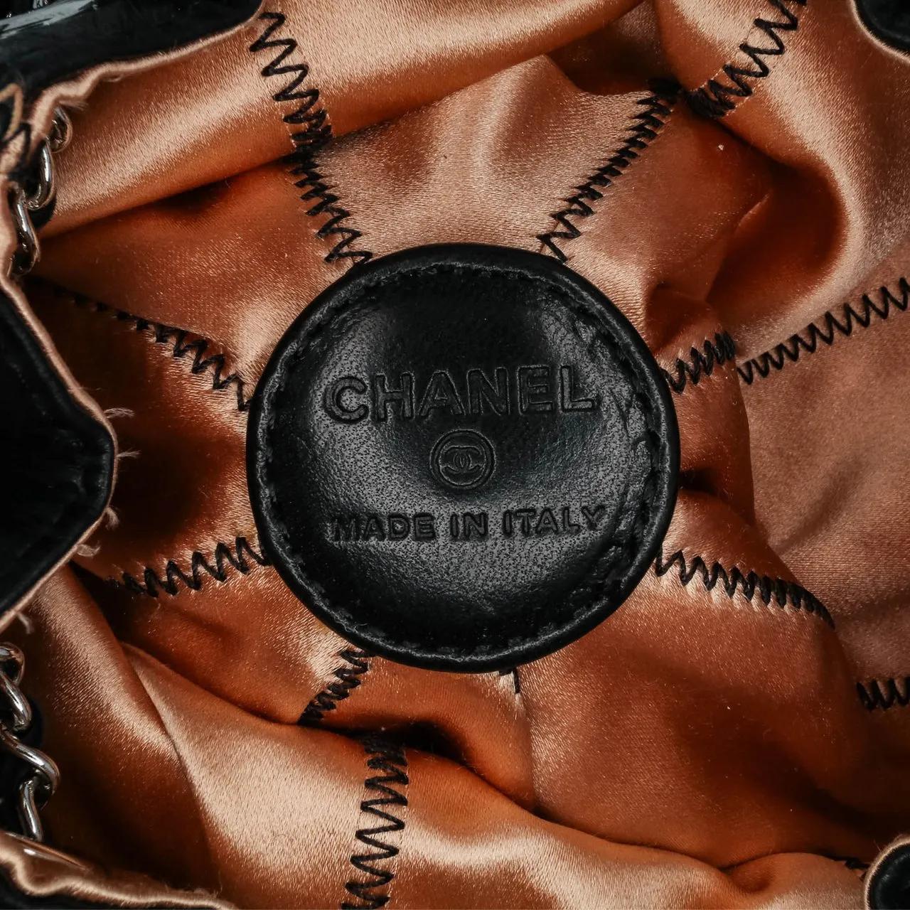 Thumbnail - Chanel Clutches - Mini Lambskin and Satin Reversible Sac Cordon - Gr. unisize - in Schwarz - für Damen