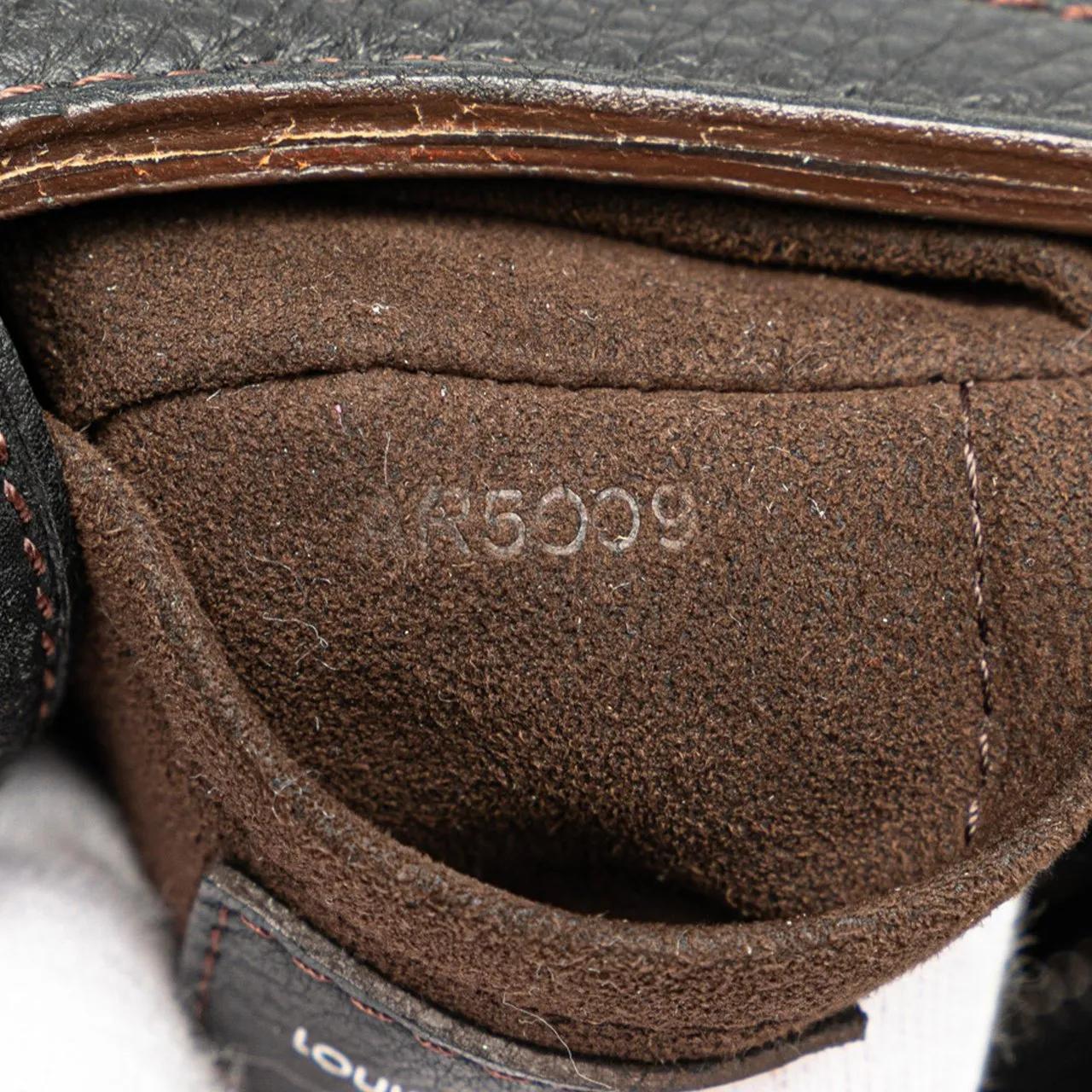 Louis Vuitton Hobo bags Monogram Mahina Solar PM in zwart