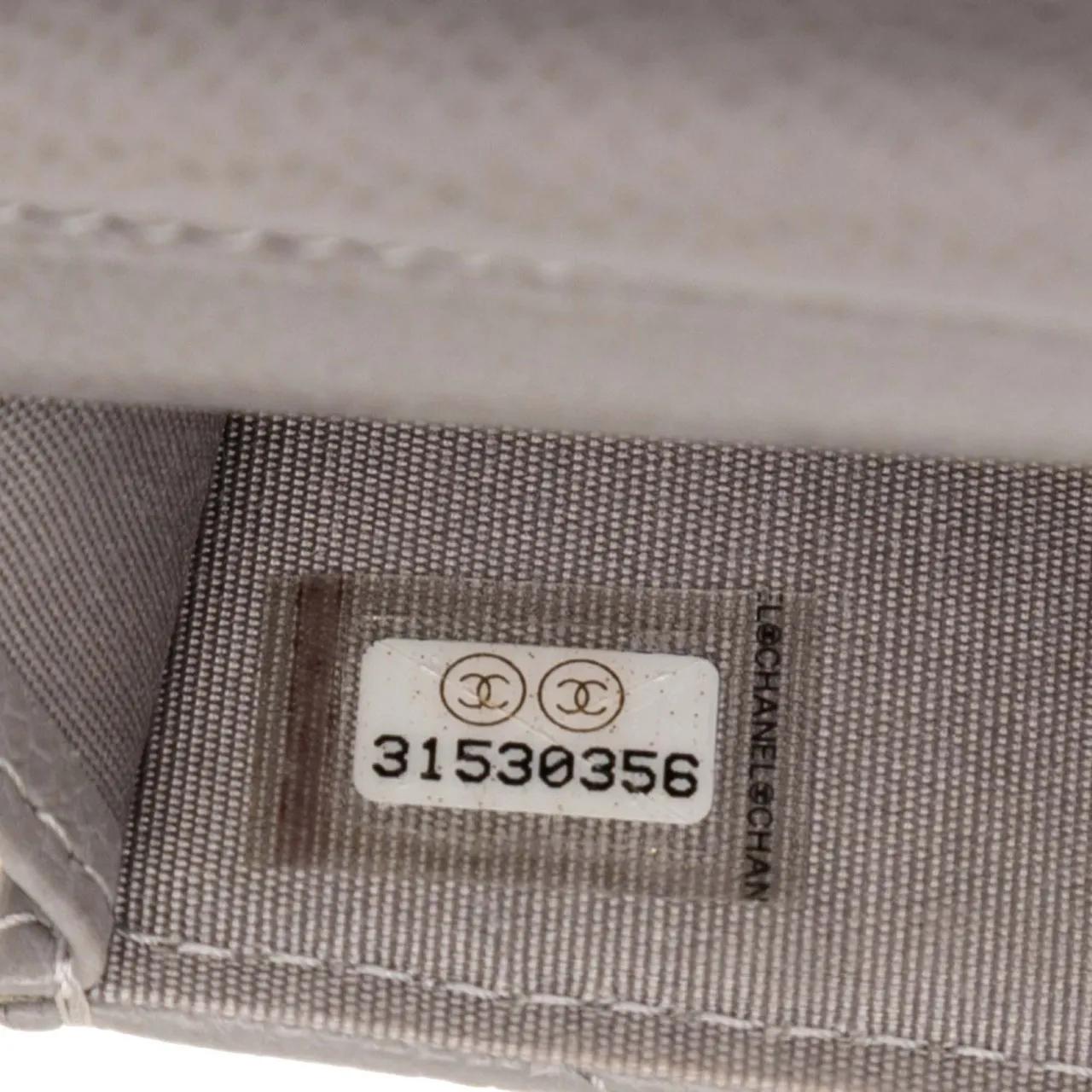 Thumbnail - Chanel Hobo Bags - CC Quilted Caviar Miss Coco Clutch With Chain - Gr. unisize - in Grau - für Damen