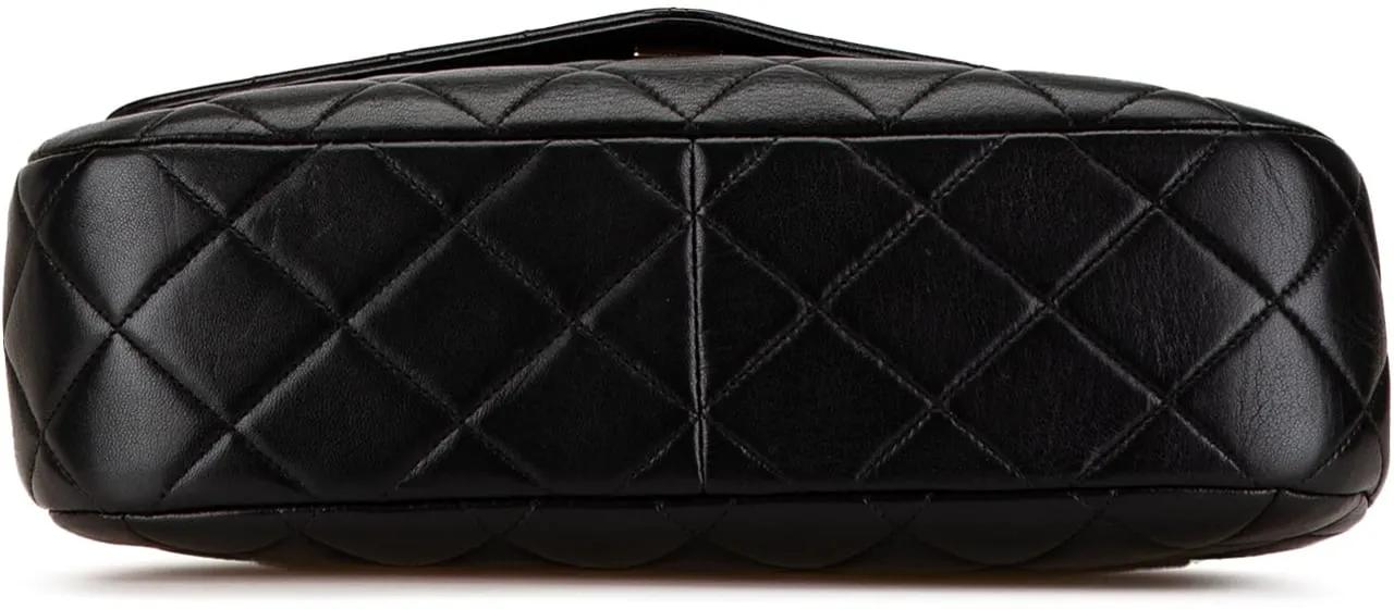 Chanel Hobo bags Quilted Lambskin Half Moon Single Flap in zwart