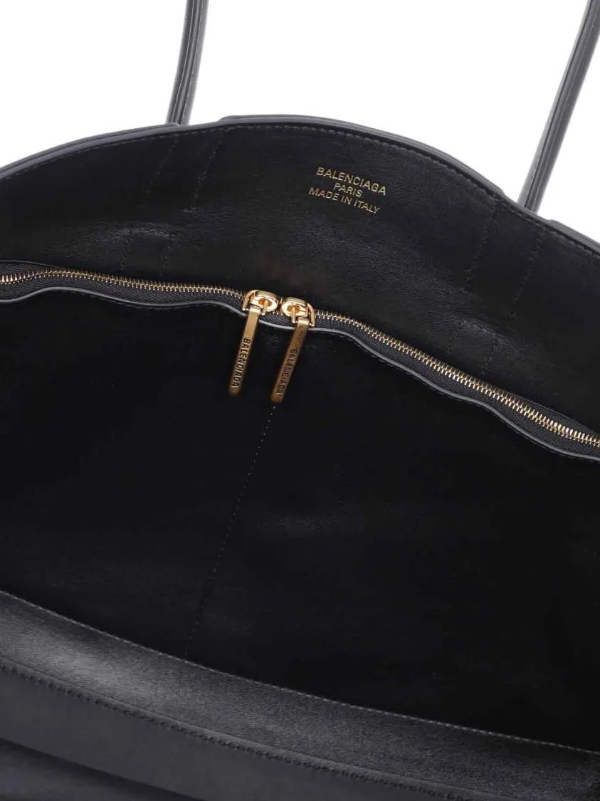 Balenciaga Shoppers & Totes Medium 'Bel Air' Bag – Black in zwart