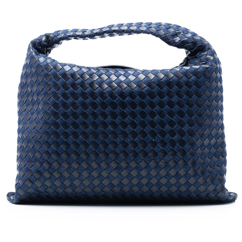 Bottega Veneta Schultertasche Large Calfskin and Denim Intrecciato Hop Hobo blau
