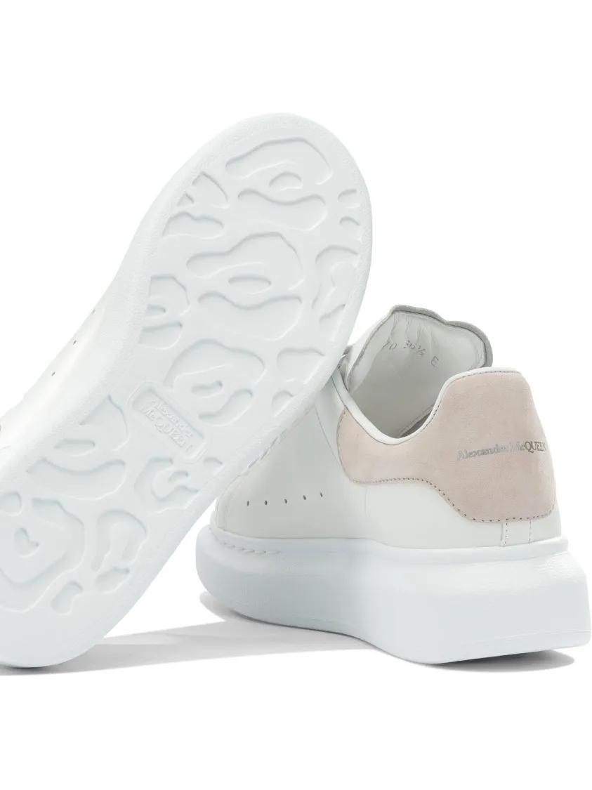 Thumbnail - Alexander McQueen Low-Top Sneaker - Minimalist White Leather Sneakers With Sculpted Ru - Gr. 39 (EU) - in Weiß - für Dam...
