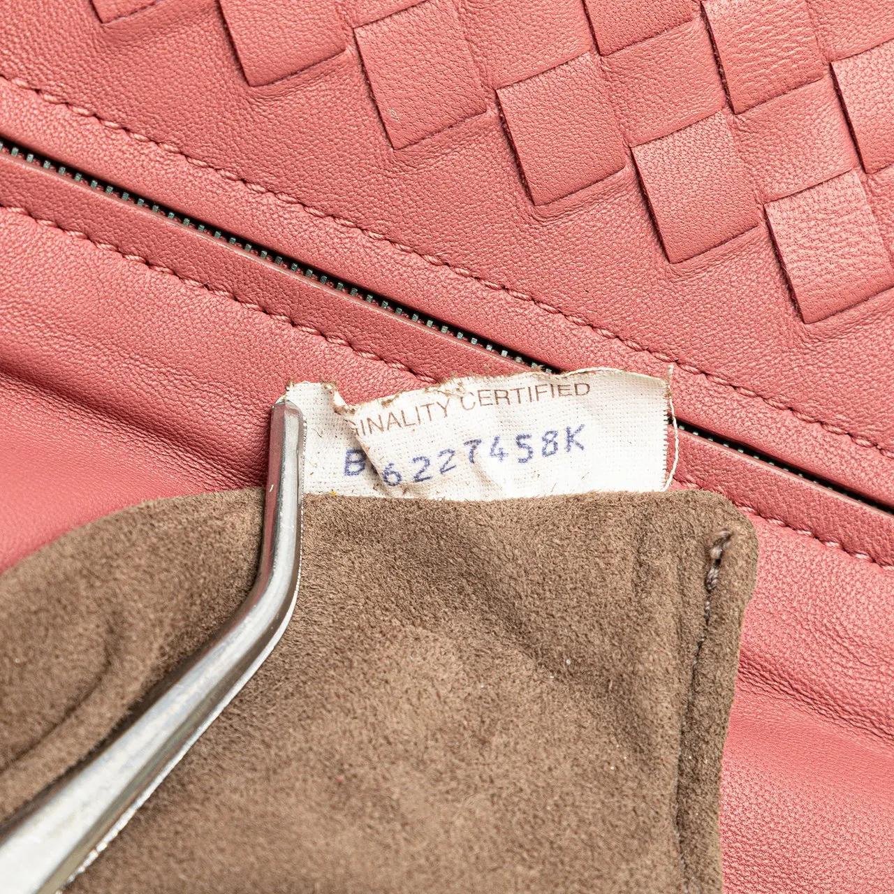 Thumbnail - Bottega Veneta Hobo Bags - Mini Nappa Intrecciato Expandable Chain Crossbody - Gr. unisize - in Gold - für Damen