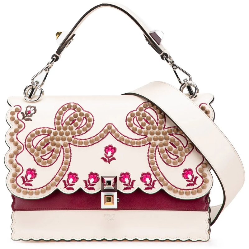 Fendi Schultertasche Medium Vitello Liberty Lucido Flowers and Bows Sca braun