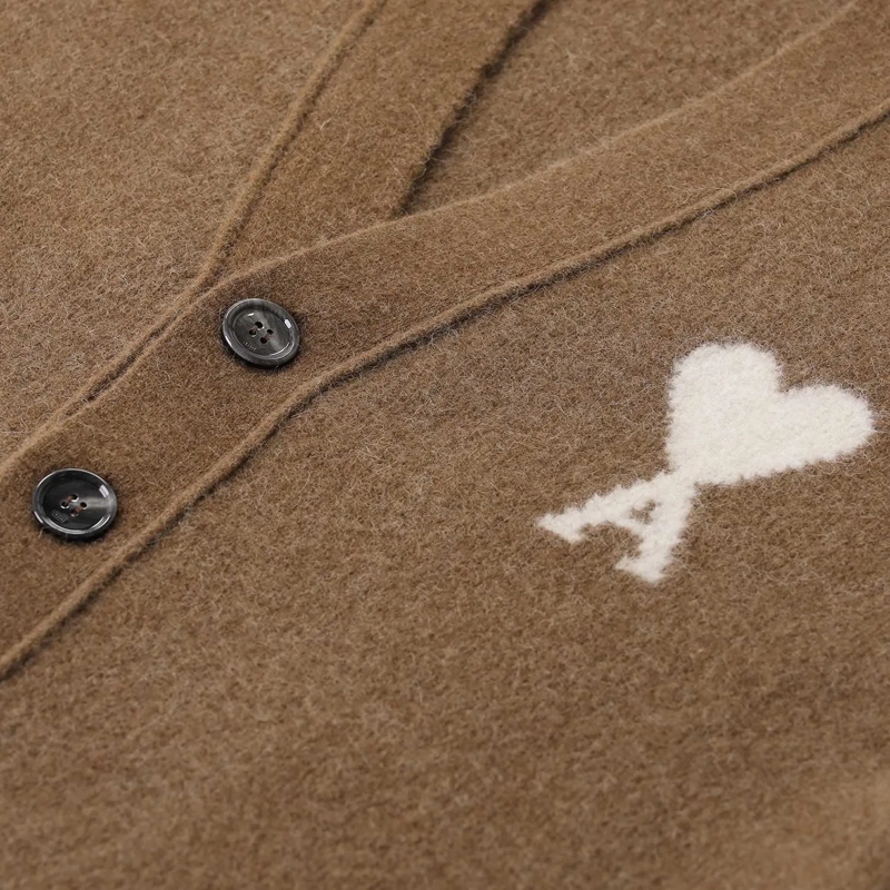 AMI Paris Strickjacke Strickjacke mit Logo braun(Image 4)
