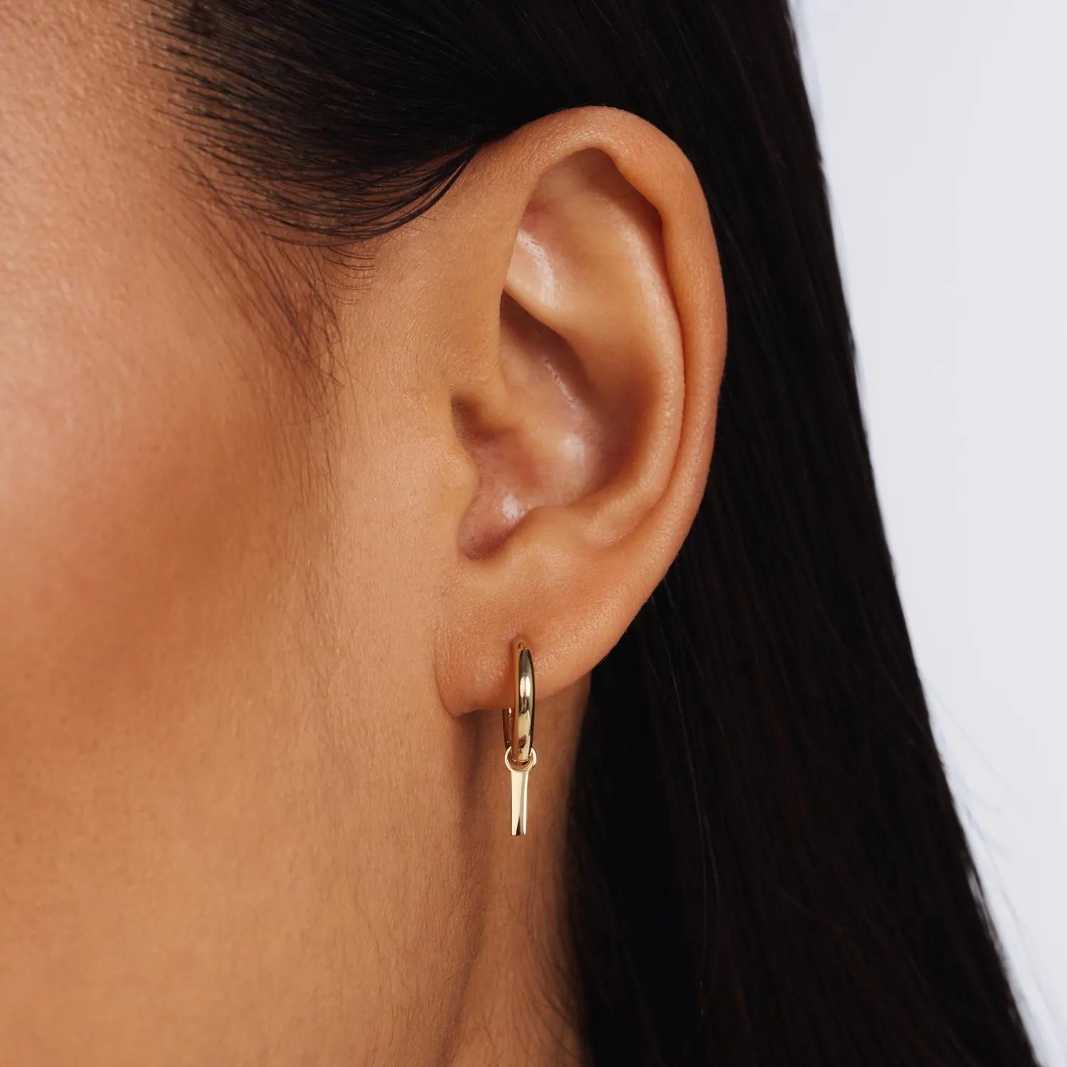 Thumbnail - Isabel Bernard Ohrringe - Monceau Josephine 14 karat hoop earrings with rod - Gr. unisize - in Gold - für Damen