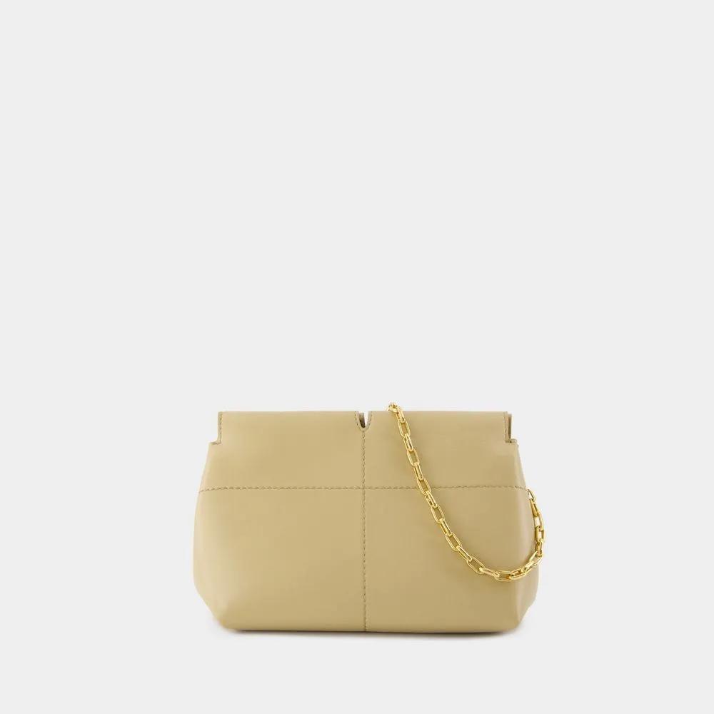 Burberry Clutches Small Snip Clutch Leather Beige in beige