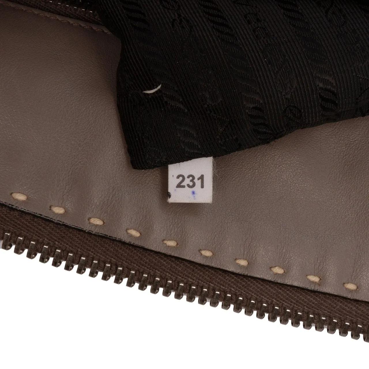 Thumbnail - Prada Shopper - City Calf Hand Stitched Zip Tote - Gr. unisize - in Braun - für Damen