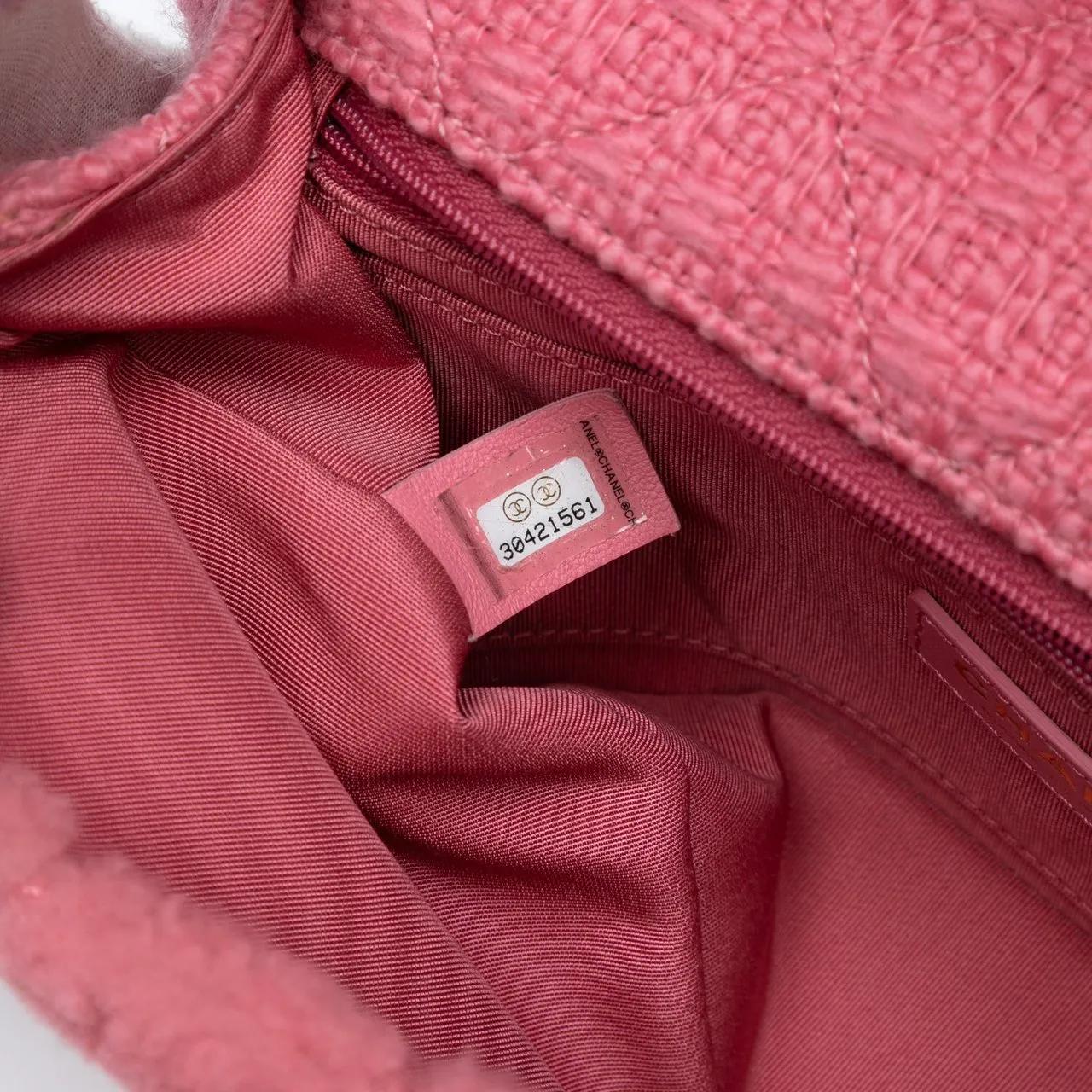 Thumbnail - Chanel Hobo Bags - CC Quilted Shearling and Tweed Single Flap - Gr. unisize - in Gold - für Damen