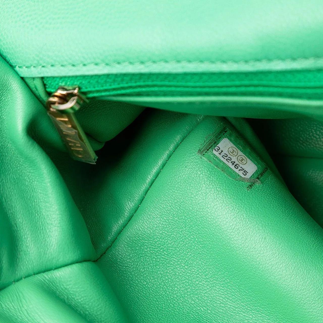 Thumbnail - Chanel Hobo Bags - Medium Quilted Caviar Sweet Flap - Gr. unisize - in Grün - für Damen