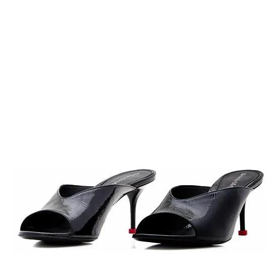 Alexander McQueen Slipper & Pantoletten - Leather Mule Sandals - Gr. 37,5 (EU) - in Schwarz - für Damen