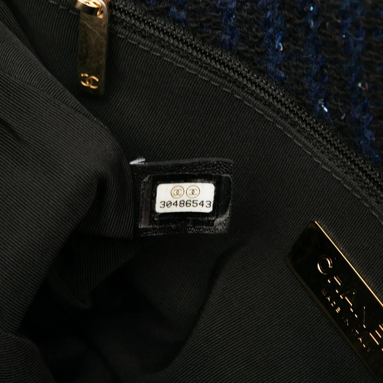 Thumbnail - Chanel Hobo Bags - Large Chevron Tweed Sequin 19 Flap - Gr. unisize - in Blau - für Damen