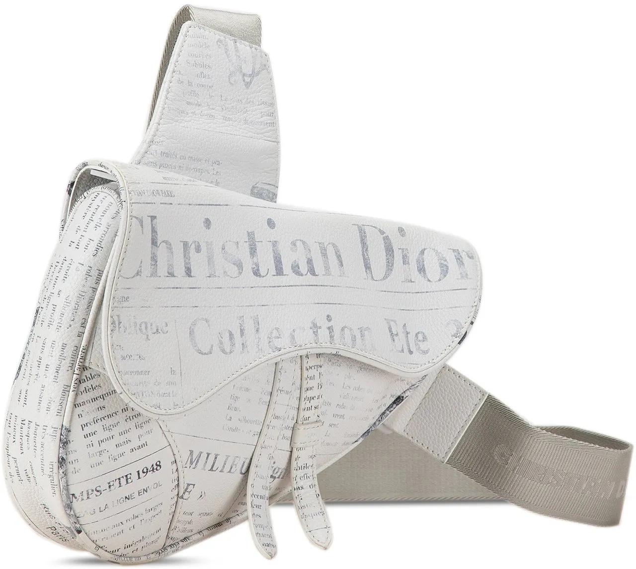 Thumbnail - Christian Dior Hobo Bags - 2019 Daniel Arsham Newspaper Print Saddle Bag - Gr. unisize - in Weiß - für Damen
