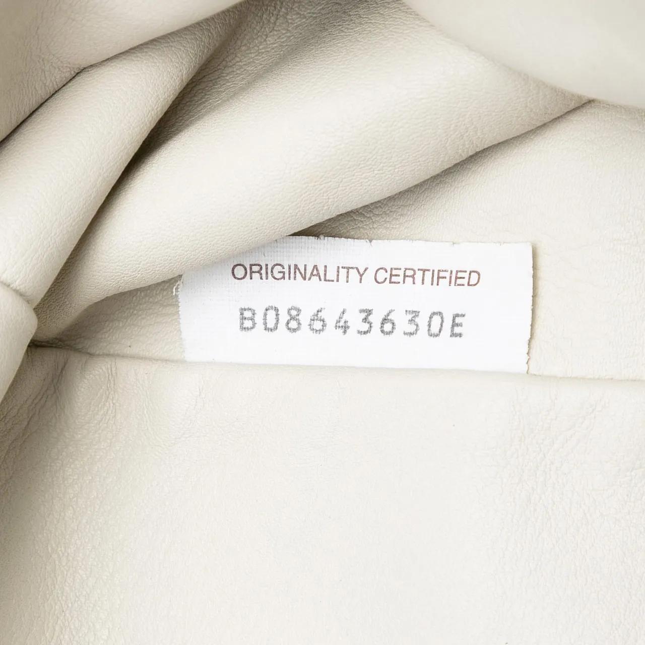 Thumbnail - Bottega Veneta Clutches - Lambskin The Pouch - Gr. unisize - in Weiß - für Damen