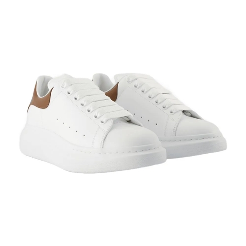 Alexander McQueen Low-Top Sneaker White Calfskin Oversized Sneakers With Contrasting White (Image 2)