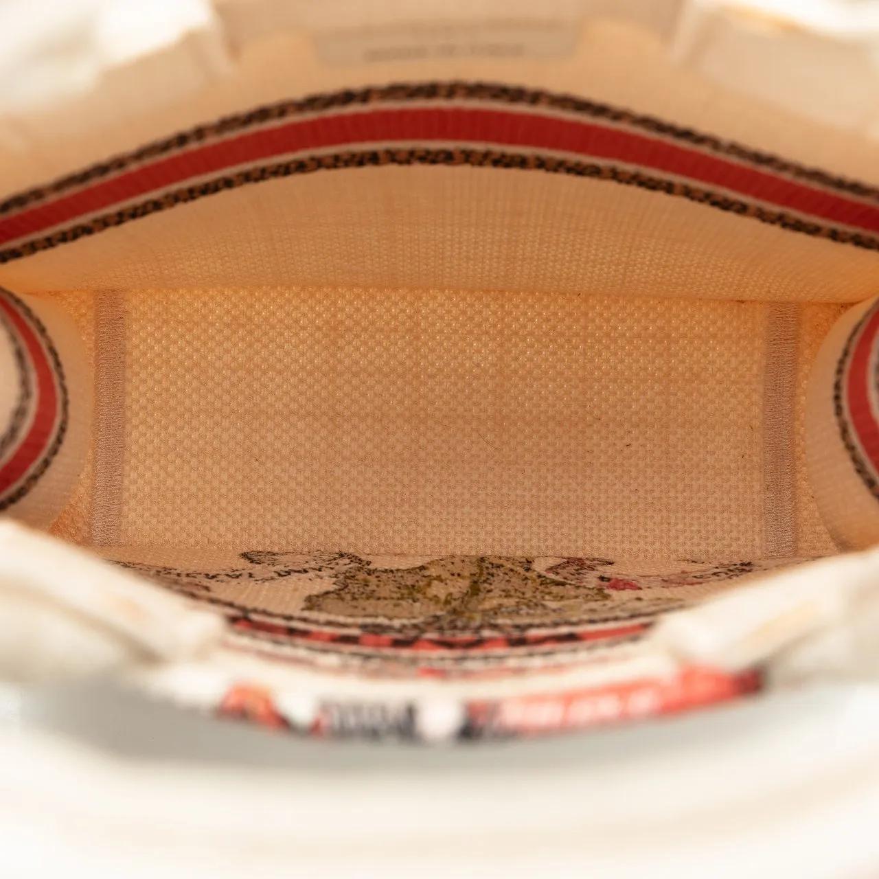 Thumbnail - Christian Dior Shopper - Fleurs Bibliques Embroidery Vertical Book Tote - Gr. unisize - in Braun - für Damen