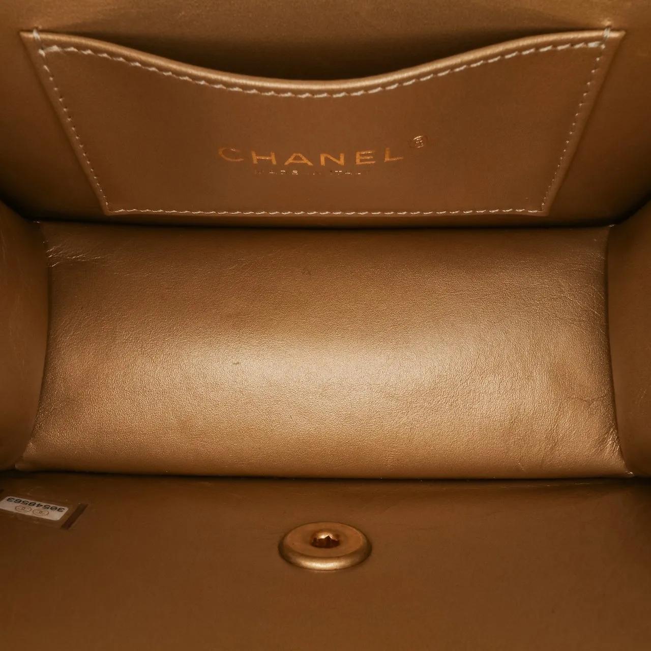 Thumbnail - Chanel Hobo Bags - Small CC Quilted Calfskin Crystal Pearl Full Flap - Gr. unisize - in Weiß - für Damen