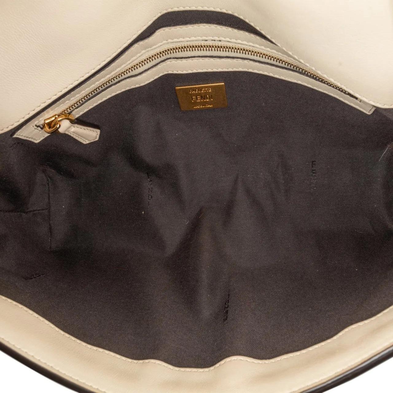Fendi Hobo bags 2010-2023 Bicolor Leather Chain Midi Baguette in wit