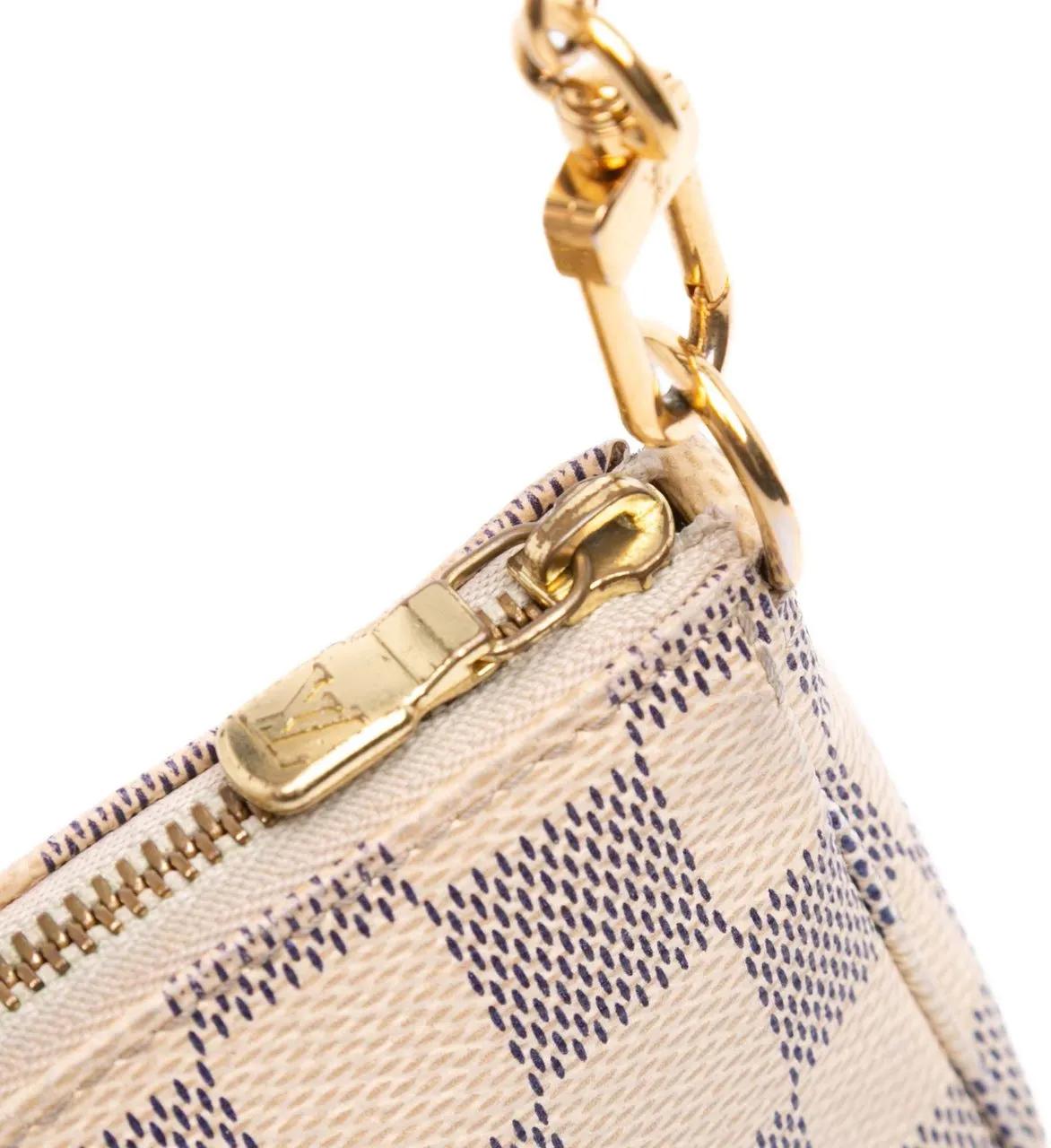 Thumbnail - Louis Vuitton Crossbody Bags - Damier Azur Mini Pochette Accessoires - Gr. unisize - in Weiß - für Damen