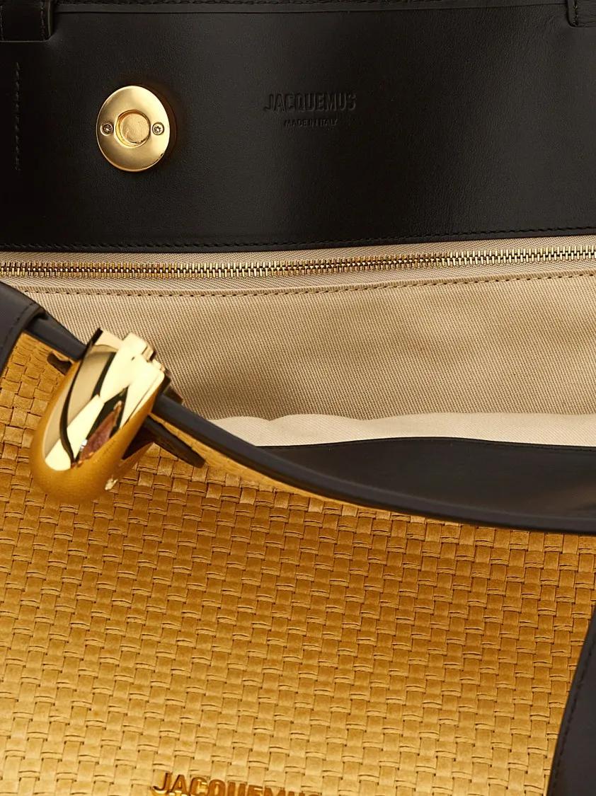 Jacquemus Shoppers & Totes 'Le Bambola' Shoulder Bag in beige