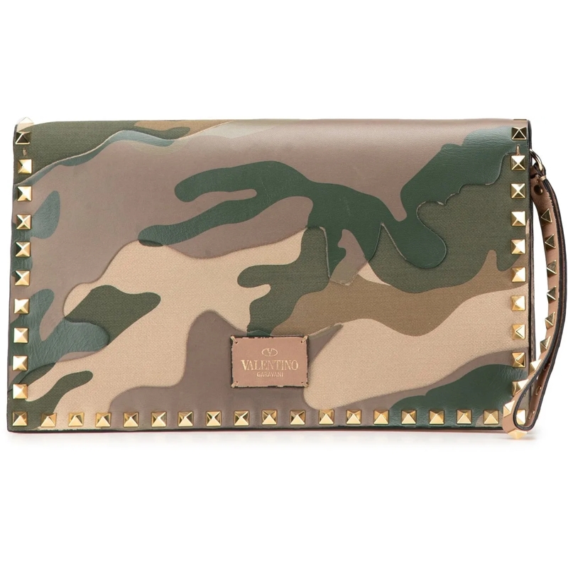 Valentino Garavani Pochette Canvas and Nappa Camouflage Rockstud Wristlet Clut braun