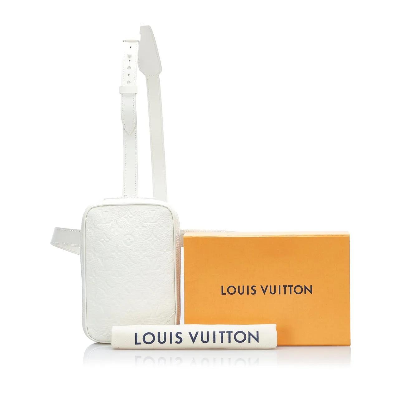 Louis Vuitton Shoppers Monogram Taurillon Utility Side in wit