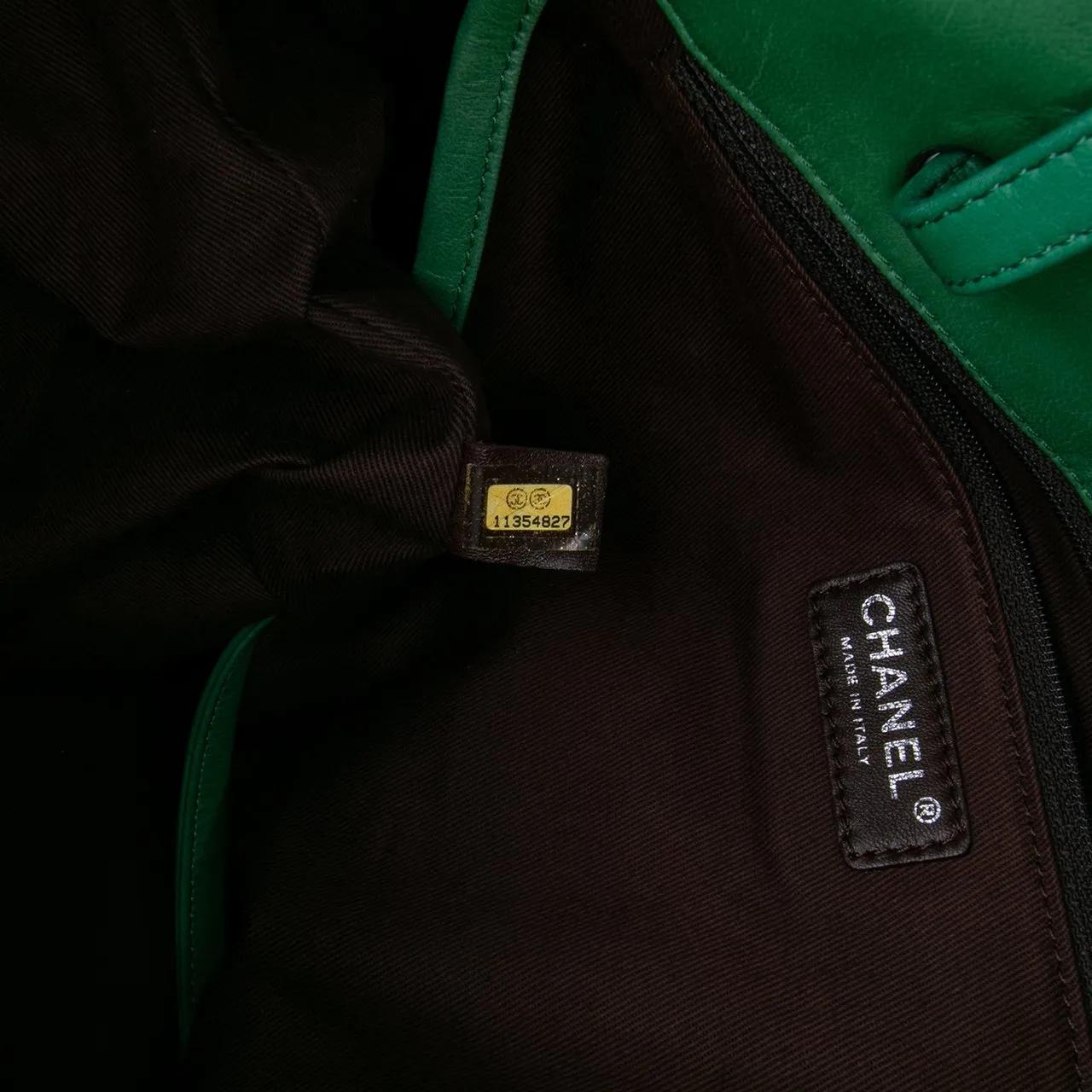 Thumbnail - Chanel Shopper - Large Quilted Lambskin Country Club Tote - Gr. unisize - in Grün - für Damen