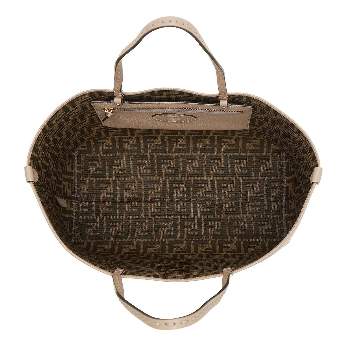 Fendi Shoppers & Totes Roll Media Selleria Bag in grijs