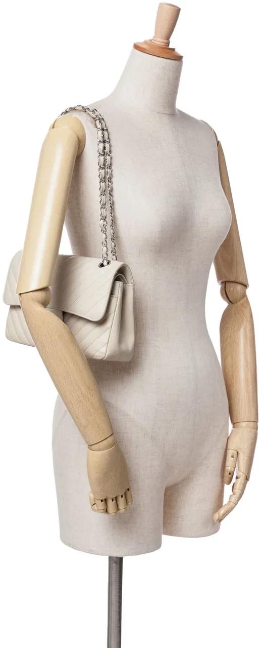Thumbnail - Chanel Hobo Bags - 2021-2024 Small Classic Chevron Lambskin Double Fl - Gr. unisize - in Weiß - für Damen