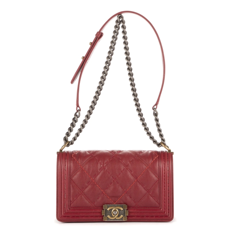 Chanel Crossbody Bag Boy Medium rot