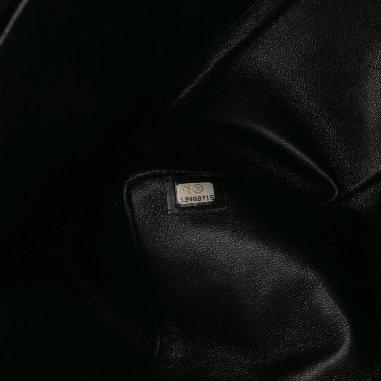 Thumbnail - Chanel Hobo Bags - Maxi Classic Chevron Patent Single Flap - Gr. unisize - in Schwarz - für Damen