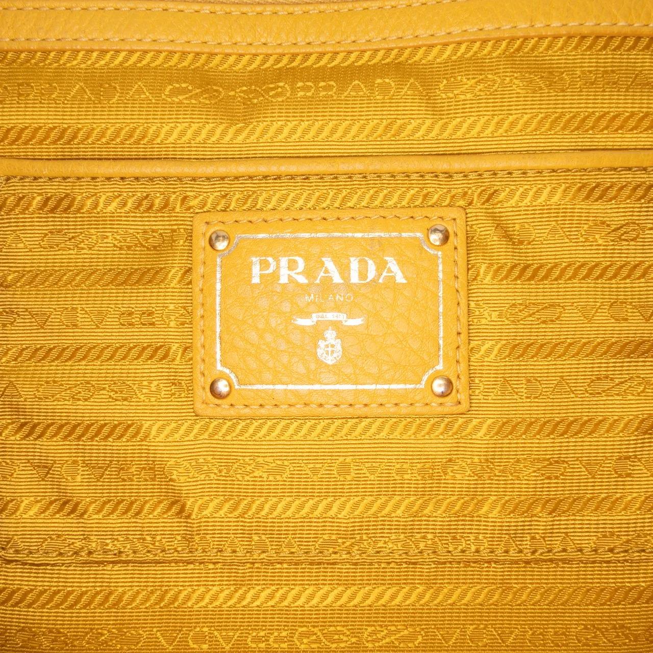 Thumbnail - Prada Hobo Bags - Vitello Daino Side Zip Open Convertible Tote - Gr. unisize - in Gelb - für Damen