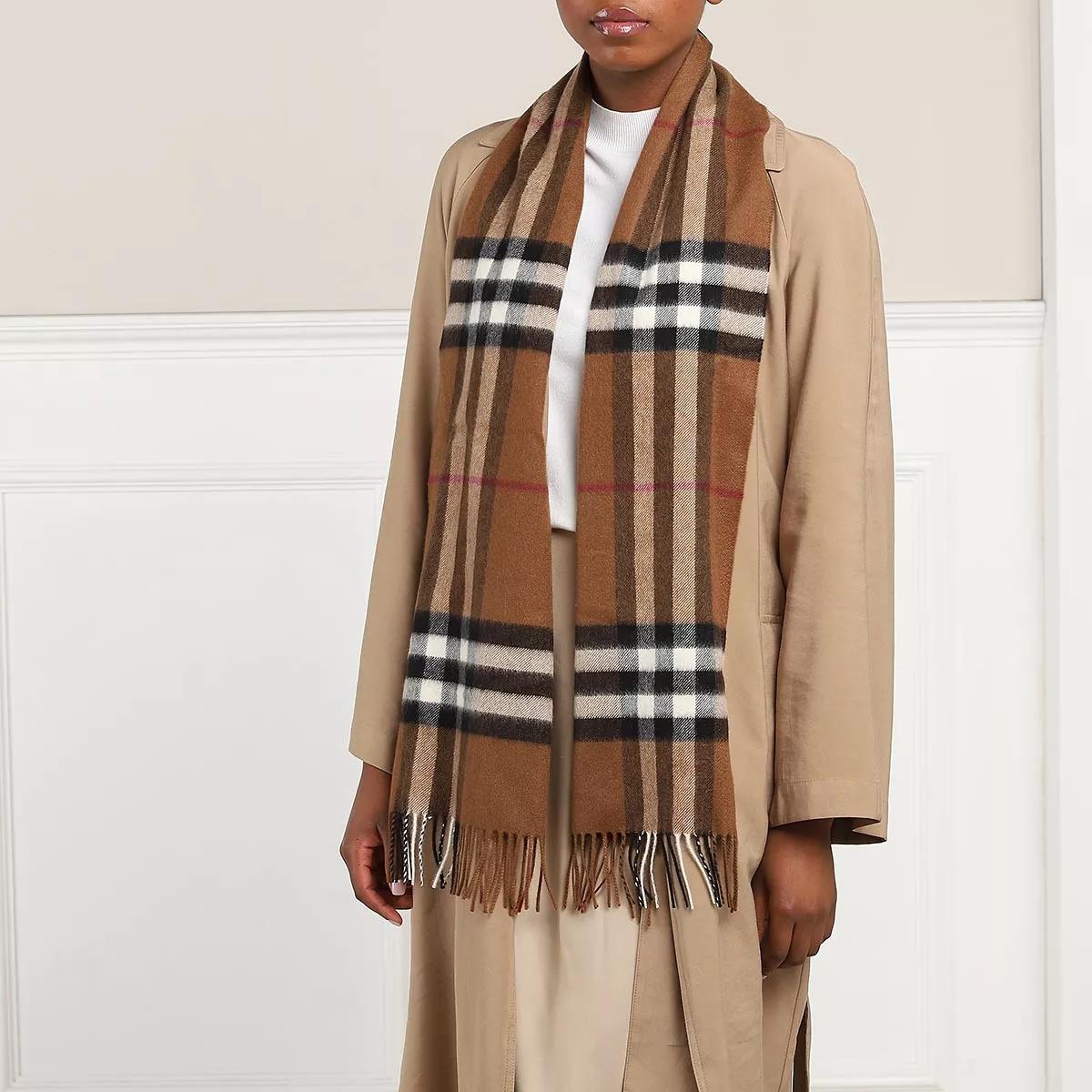 Burberry best sale giant scarf