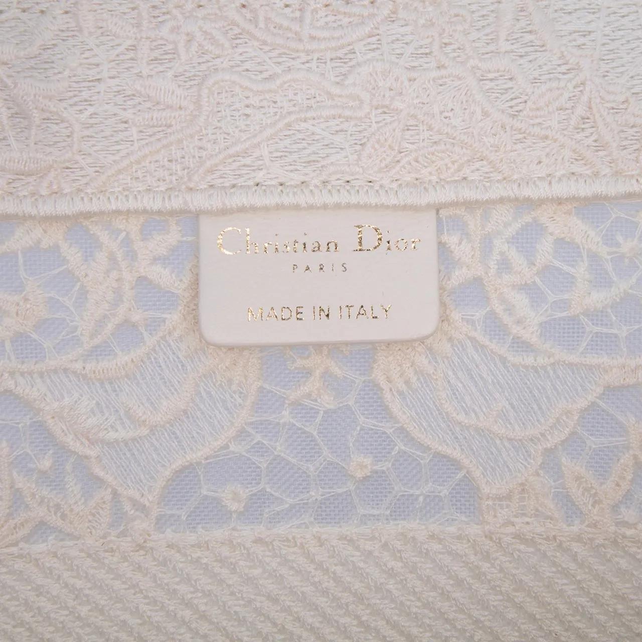 Thumbnail - Christian Dior Shopper - Medium Canvas D Lace Sun Embroidery Book Tote - Gr. unisize - in Weiß - für Damen