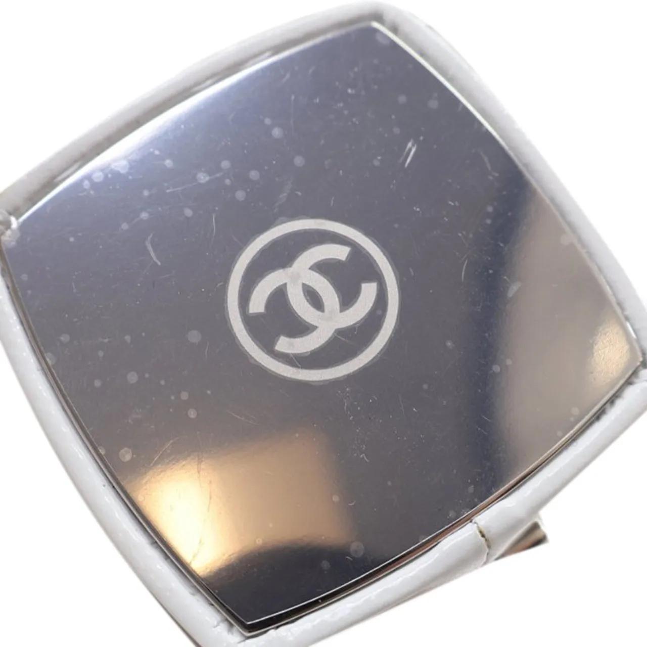 Thumbnail - Chanel Hobo Bags - Patent Goatskin Make-Up Box Clutch With Chain - Gr. unisize - in Weiß - für Damen