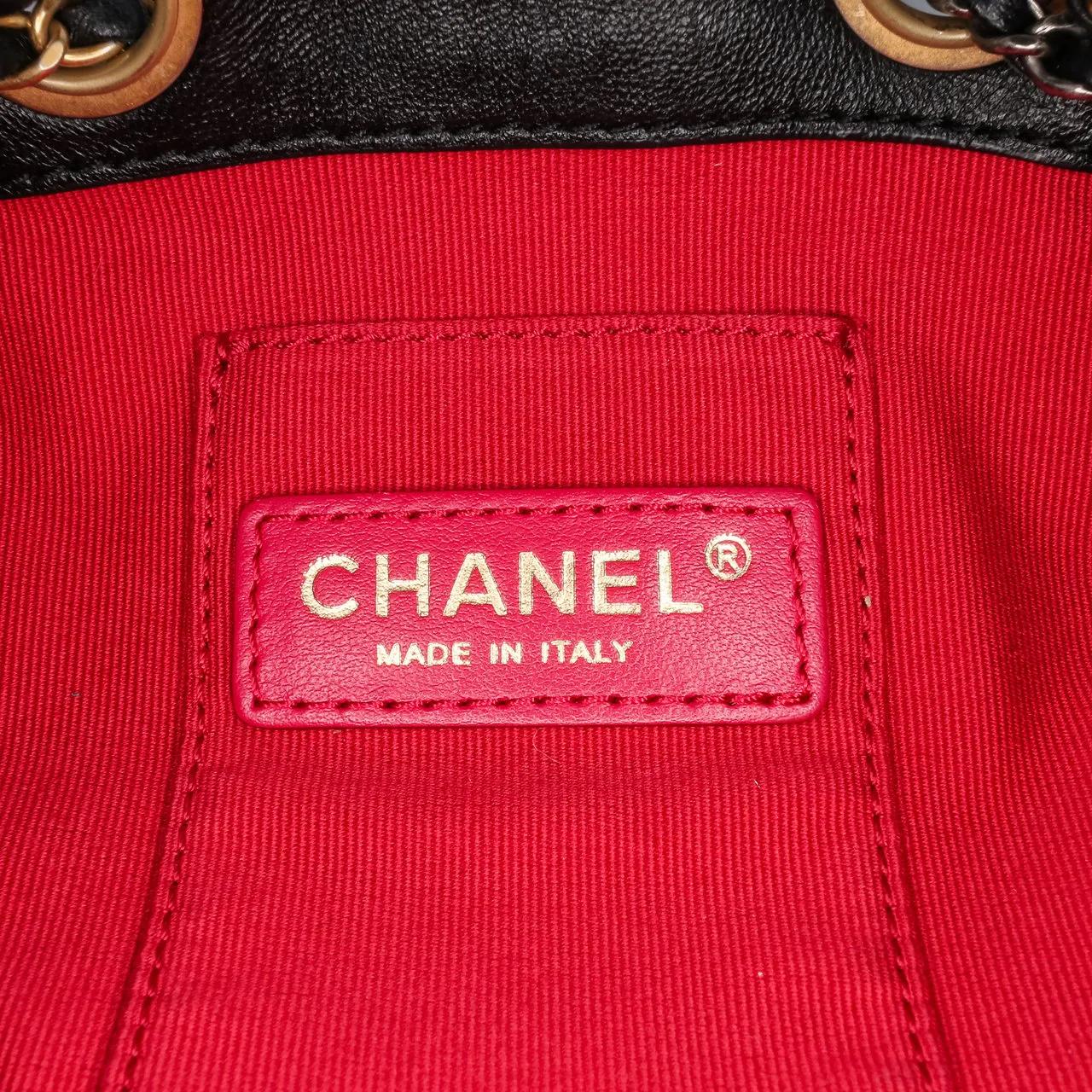 Thumbnail - Chanel Hobo Bags - 2021-2025 CC Quilted Lambskin Chain Drawstring Buc - Gr. unisize - in Schwarz - für Damen