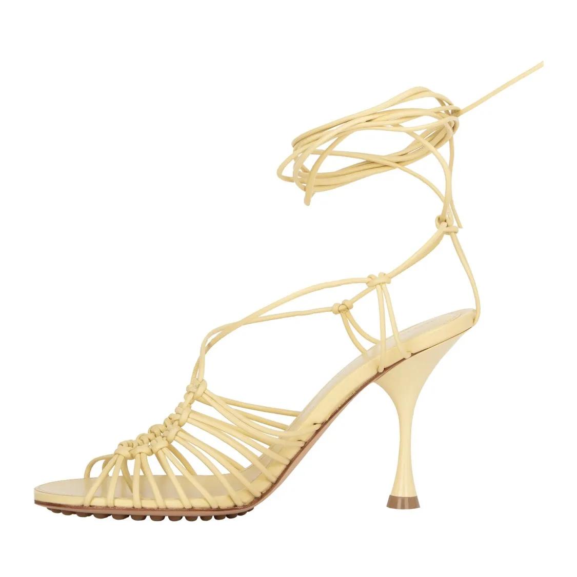 Thumbnail - Bottega Veneta Sandalen - Dot Leather Sandals Beige - Gr. 38 (EU) - in Beige - für Damen