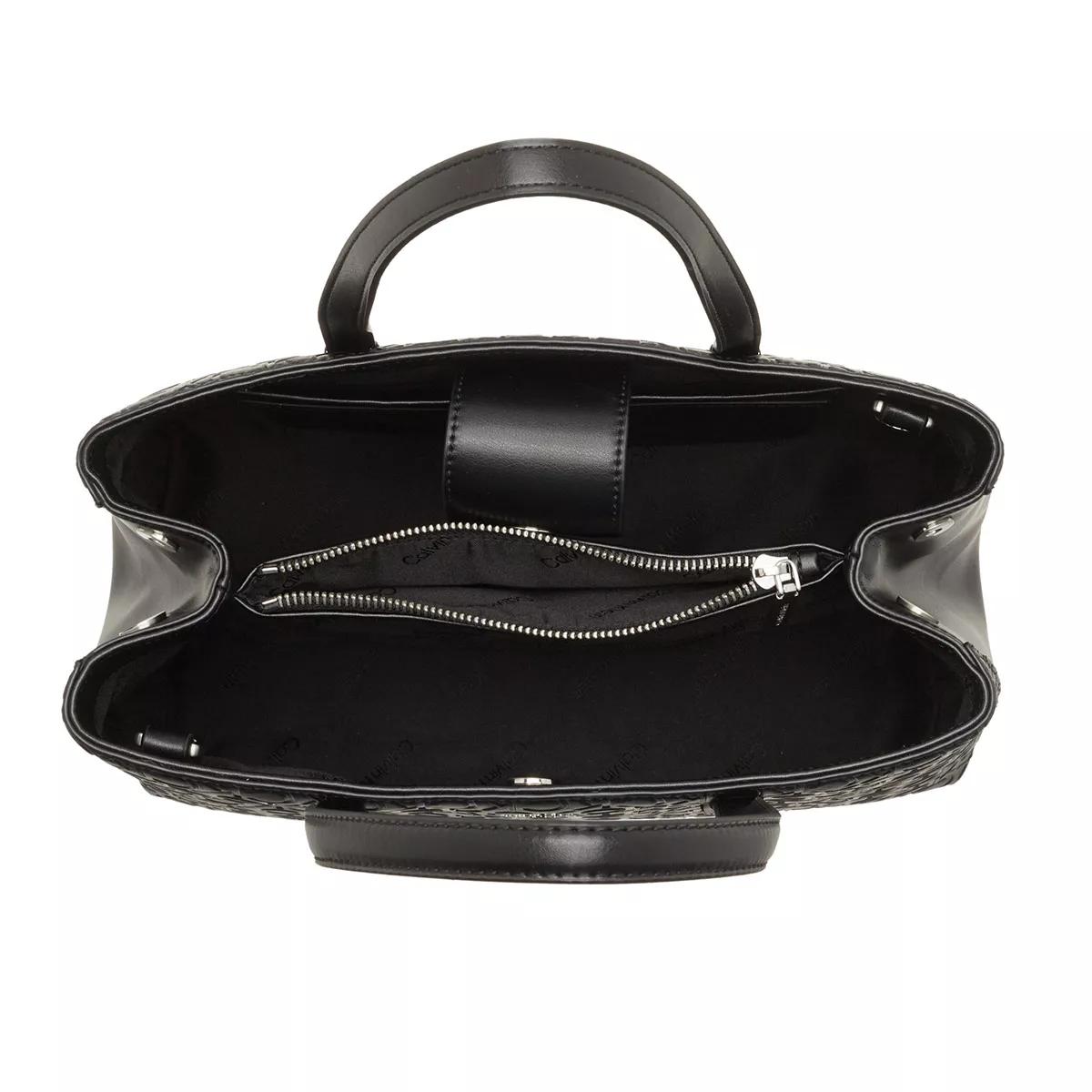 Calvin Klein Totes Ck Must Tote Medium-Emb Mono in zwart