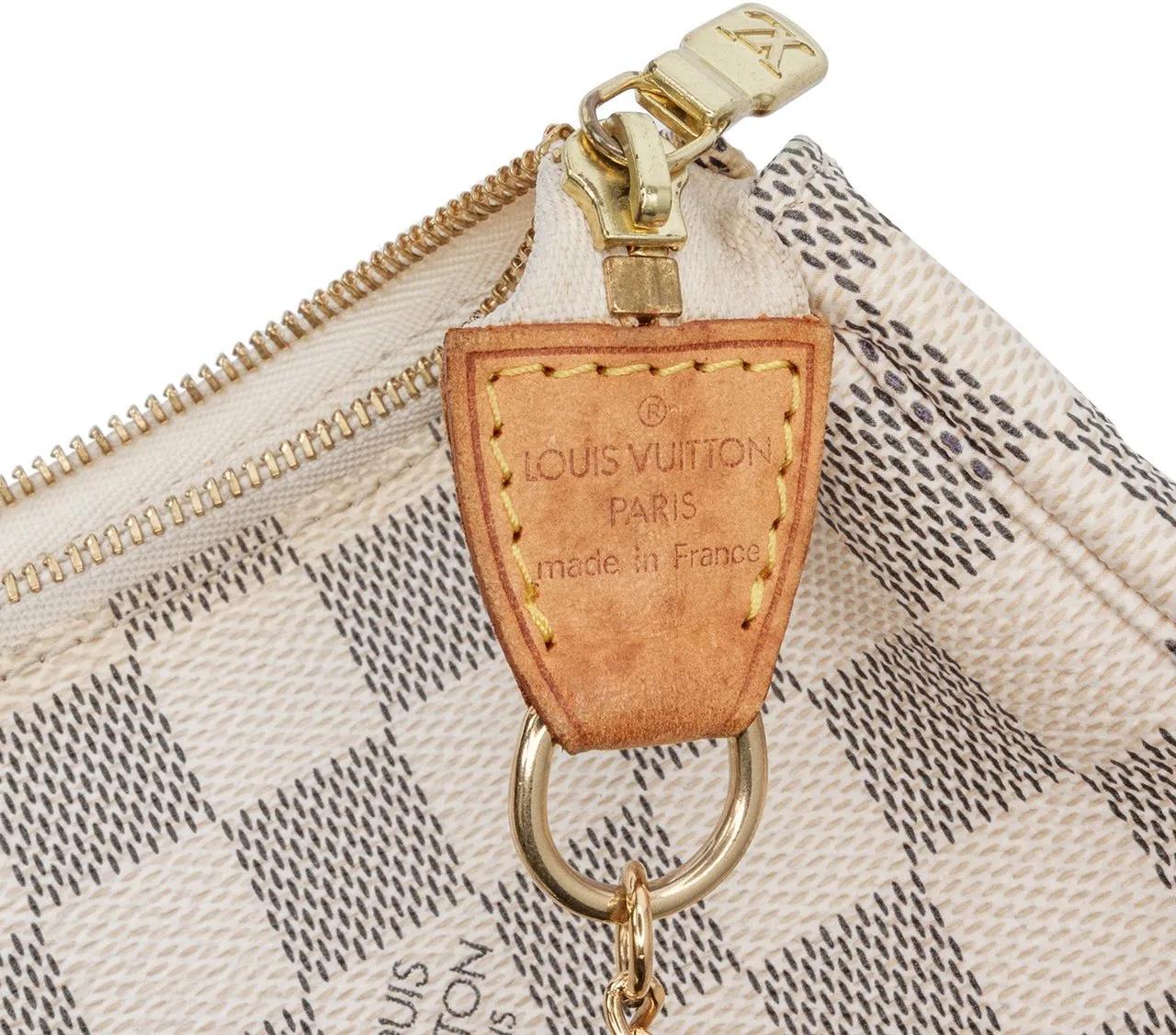 Thumbnail - Louis Vuitton Crossbody Bags - 2006 Damier Azur Mini Pochette Accessoires - Gr. unisize - in Weiß - für Damen
